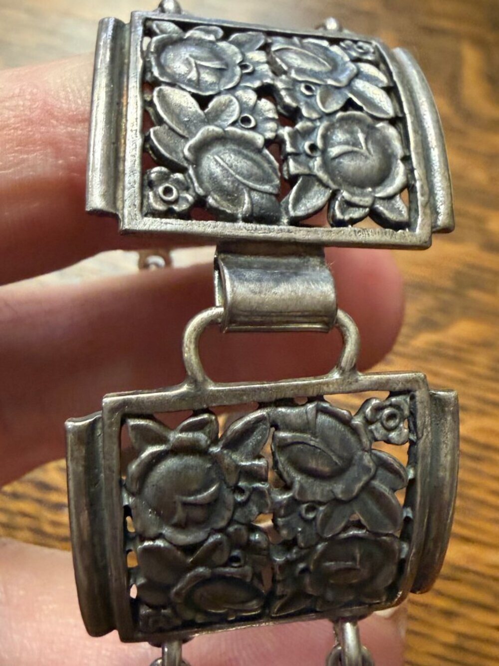 Beautiful vintage sterling silver bracelet featuring six articulated square pane - Picture 3 of 7